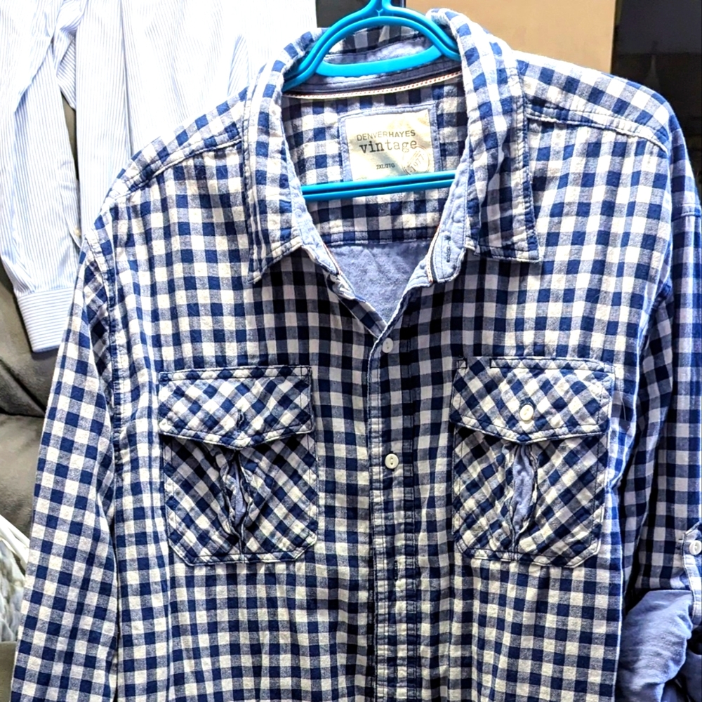 Denver Hayes Vintage brand, barely worn men's 2XL button up shirt